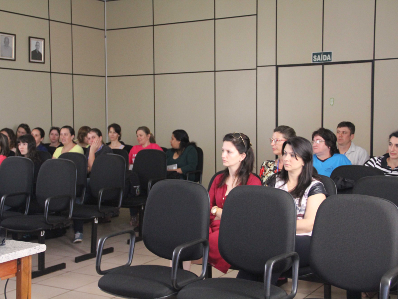 SECRETARIA DE SAÚDE PARTICIPA DE PALESTRA SOBRE ZOONOSE